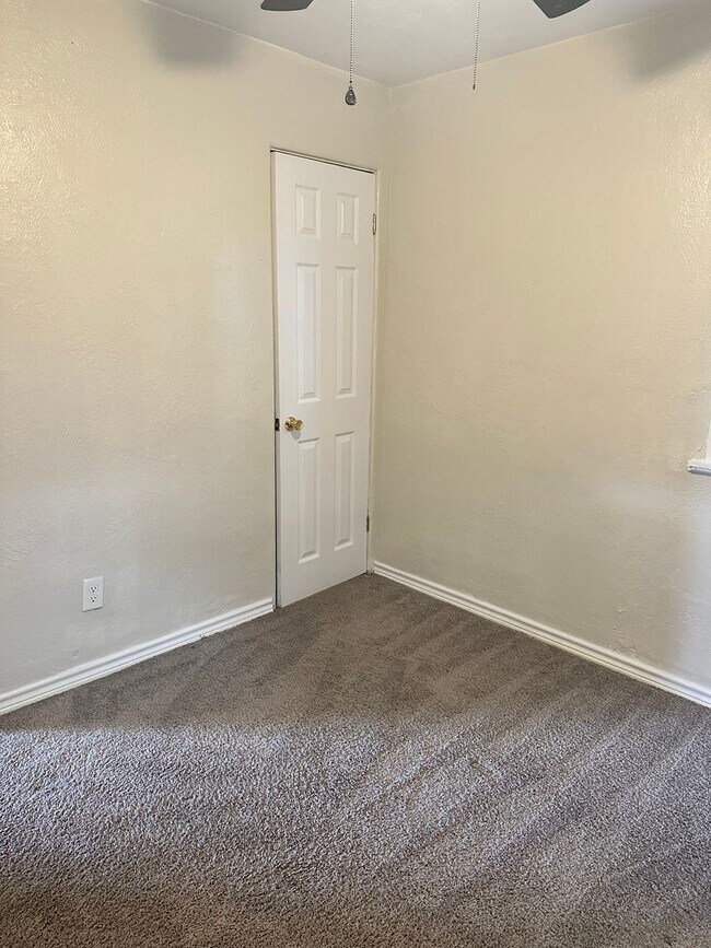 Building Photo - 2319 NW Bell Ave