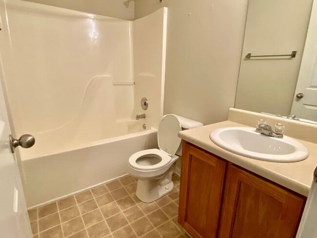 Building Photo - Dallas Rental