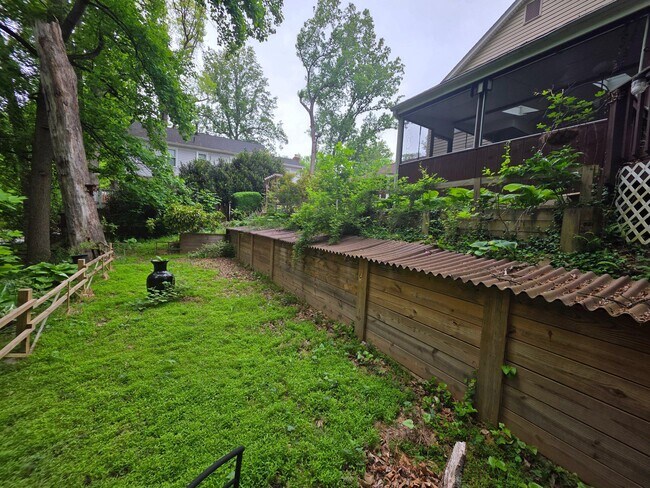 Building Photo - 8120 Paisley Pl