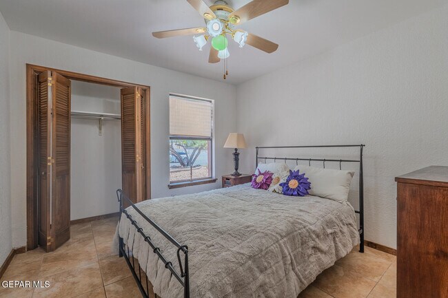 Building Photo - 6815 Villa Hermosa Dr