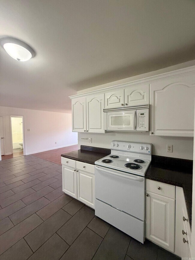 Building Photo - 13706 Apple Glen Cove