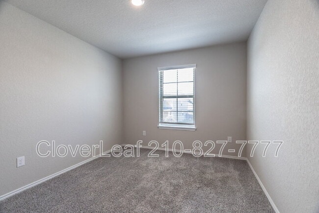 Building Photo - 255 Kinsley Wy