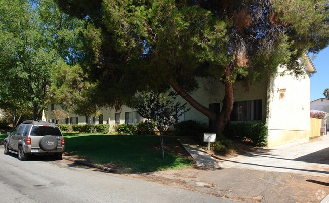 Building Photo - 11934 Royal Rd