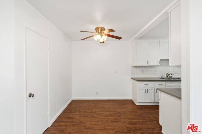 Building Photo - 7550 Fountain Ave