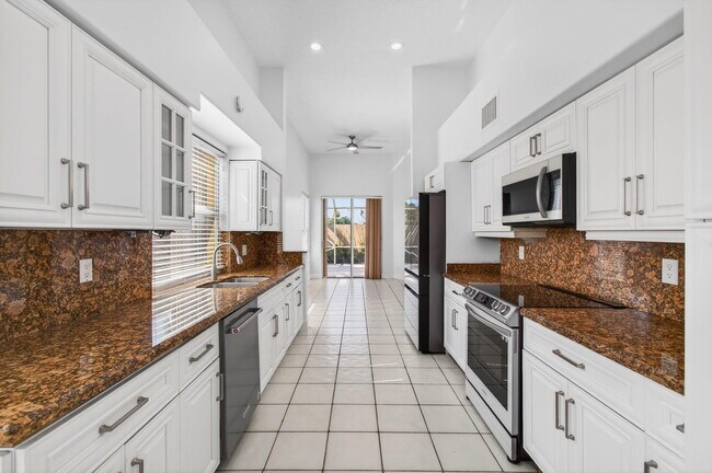 Building Photo - 7848 Travelers Tree Dr