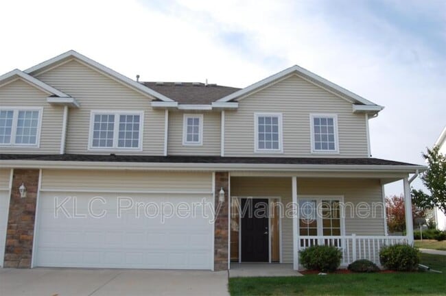 Building Photo - 946 Red Hawk Way SE