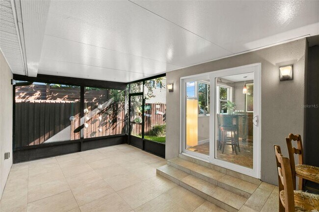Building Photo - 432 E Davis Blvd