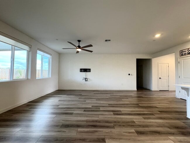 Building Photo - Beautiful Single Story in Lincoln! 4 Bedroom with no back neighbors! Beautiful Yard!