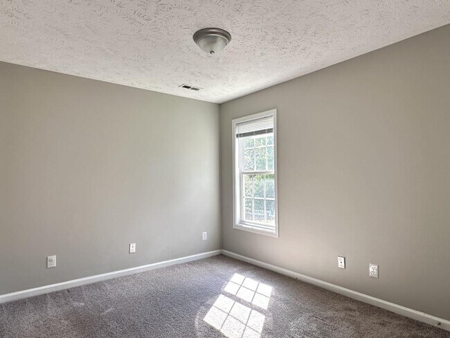 Building Photo - 2352 Saltwood Rd