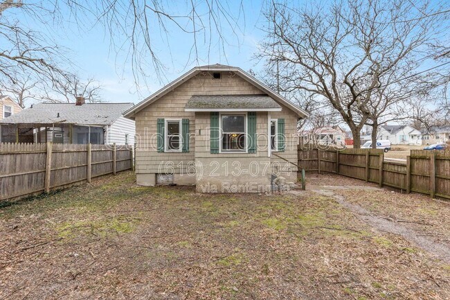 Building Photo - 950 Merritt St SE