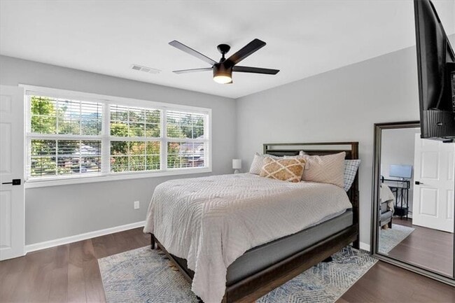 Building Photo - 1543 Springleaf Cove SE