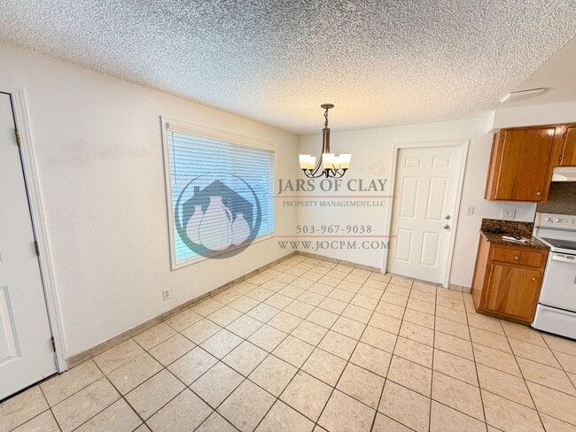 Building Photo - Salem 3BR with AC in Every Room! | 2-Car Garage & Fenced Yard