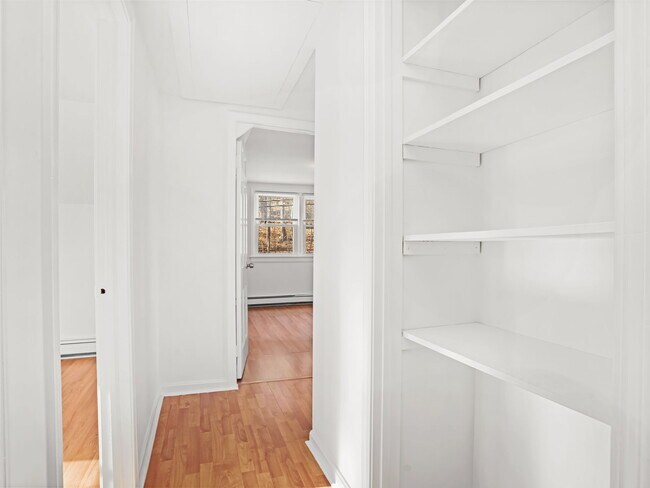 Building Photo - 500 Sport Hill Rd