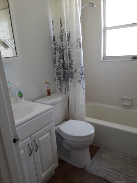 Bathroom - 405 Adams Ave