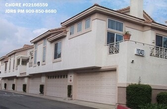 Building Photo - Ontario 3 Bedroom Townhome Available in Oc...