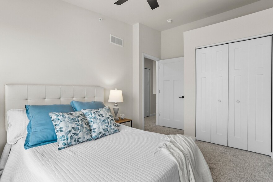 Building Photo - 940 Canter Dr