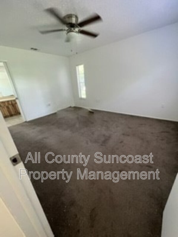Building Photo - 2925 Pinellas Point Dr S