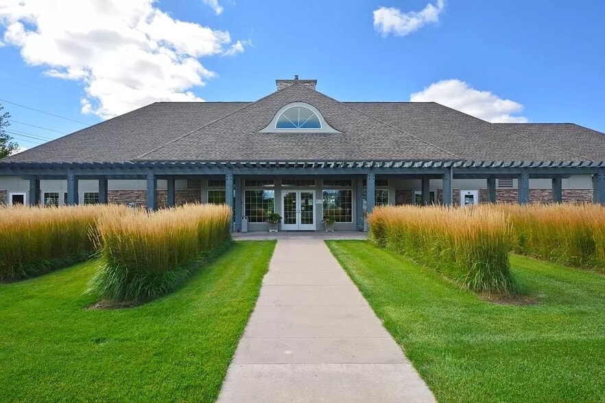 Building Photo - 5085 French Dr N