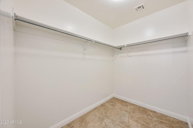 Building Photo - 1330 S 121st Dr