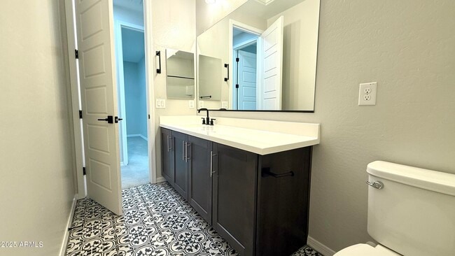 Building Photo - 26410 N Thornhill Dr