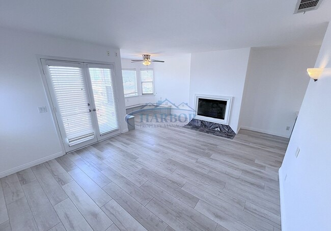 Building Photo - 3507 S Kerckhoff Ave