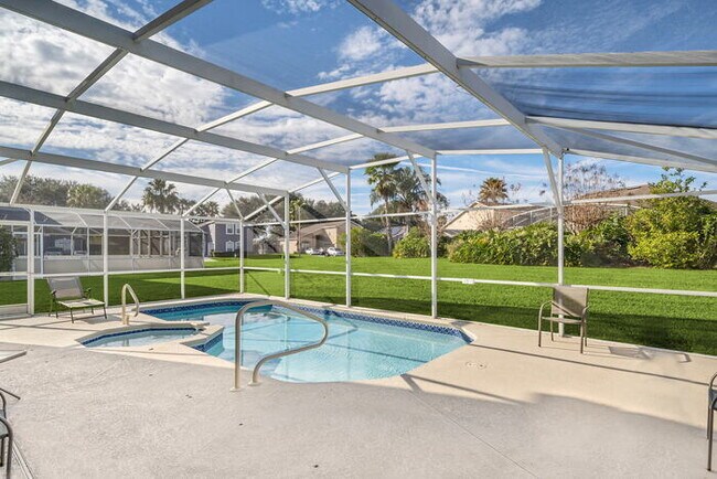Building Photo - Partially Furnished 6 bedroom/5 Bath home