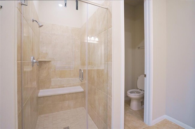 Building Photo - 29034 Canyon Oak Dr