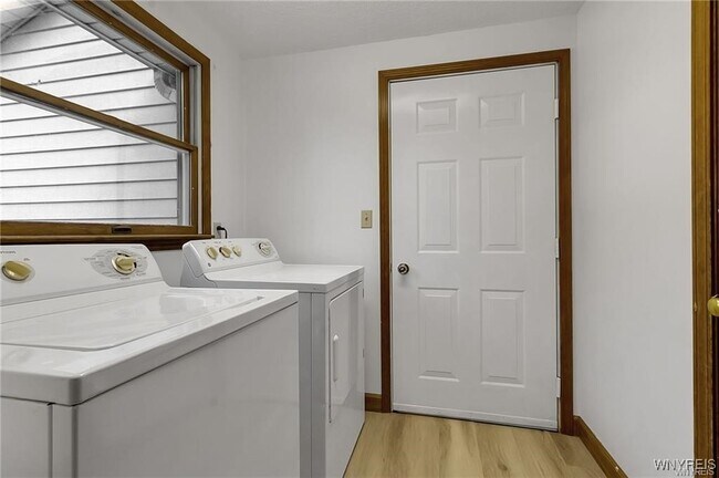 Building Photo - 276 Tennyson Terrace