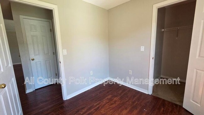 Building Photo - 840 Fox Lake Dr