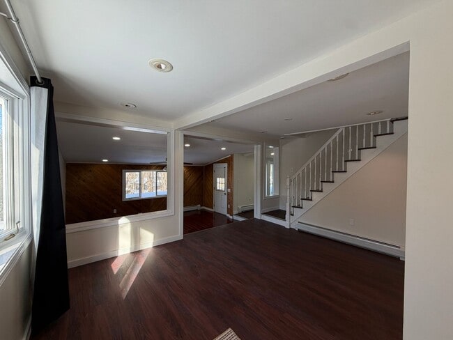 Building Photo - Charming 3-Bedroom Home Near Pontoosuc Lake