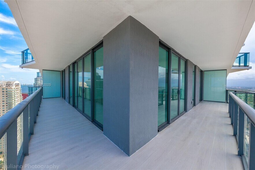 Building Photo - 1300 S Miami Ave