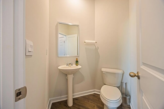 Building Photo - 5438 Thrasher Ln