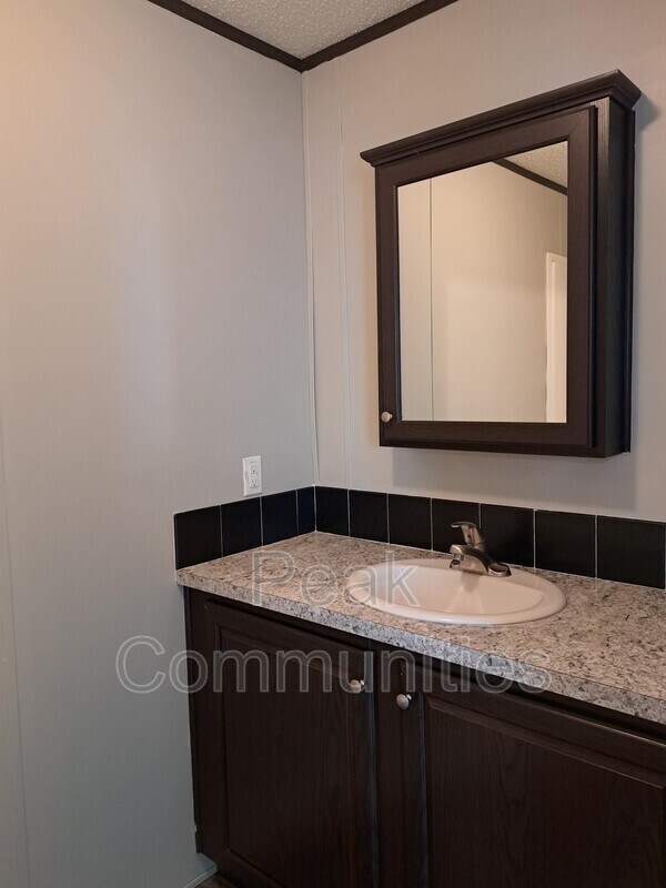 Building Photo - 368 Shady Brook Hts