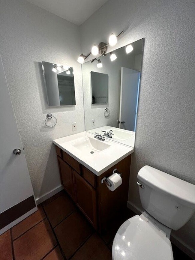 Building Photo - Long Term Rental- 791C Riverbend Condos- M...