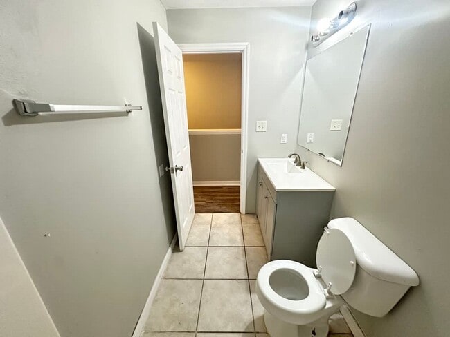 Building Photo - 114 Tanbark Dr