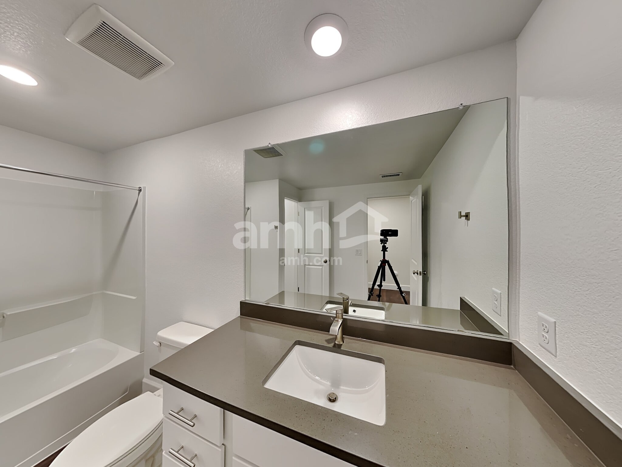 Building Photo - 8235 Joyce St