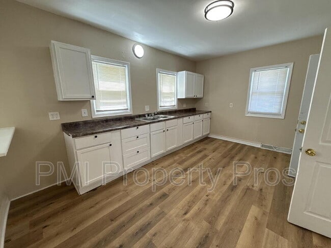 Building Photo - 2945 N 23rd St