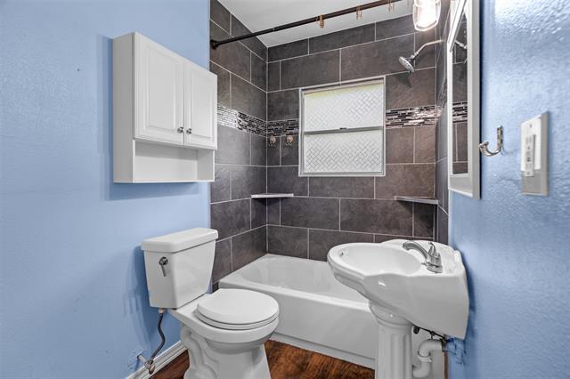 Building Photo - 920 N Virginia St