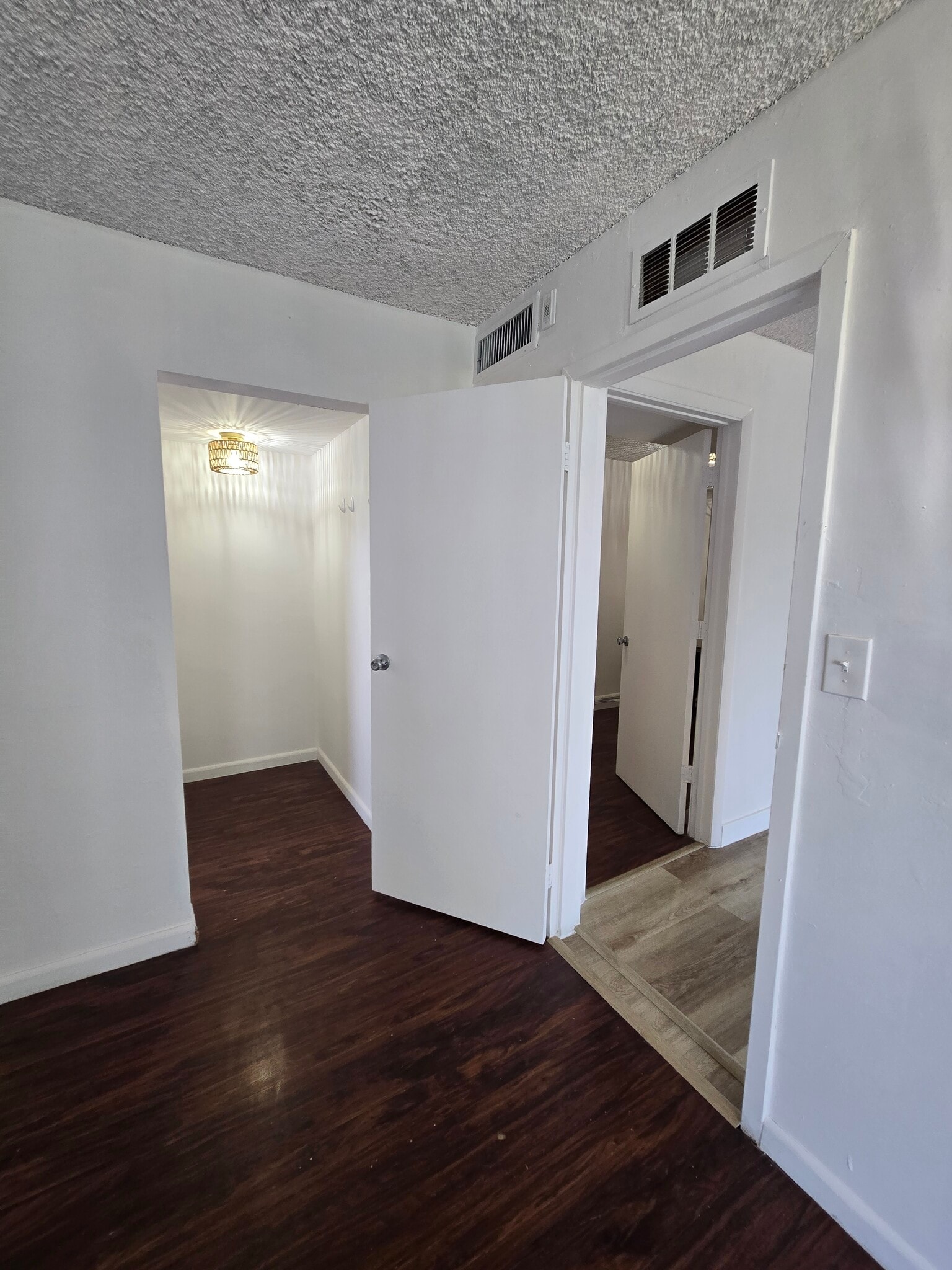 Building Photo - 7900 Tatum Waterway Dr