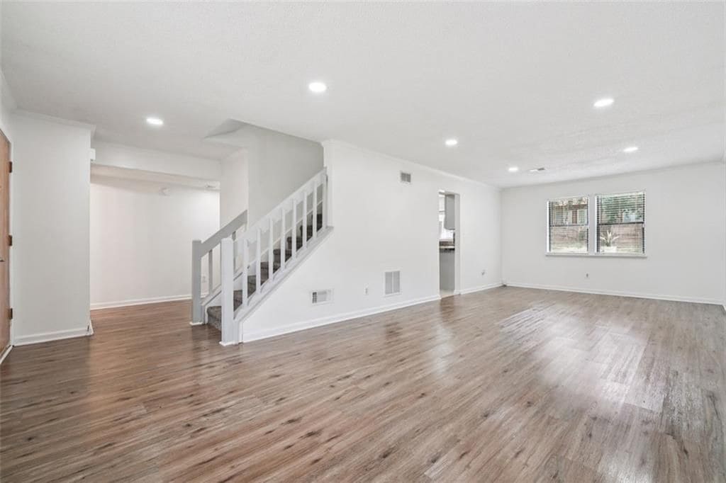 Building Photo - 5320 Kelleys Creek Dr