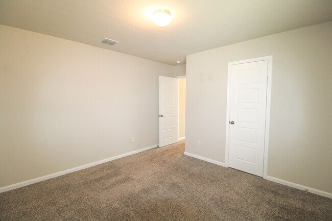 Building Photo - 7043 Diamond Vly