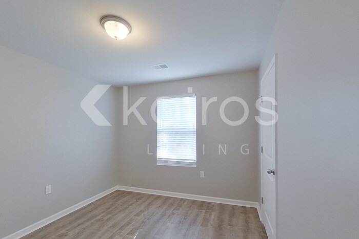 Building Photo - 318 Sunrise Cir