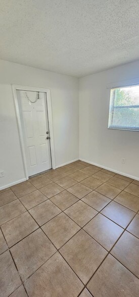 Building Photo - 2861 NW 15th Ct