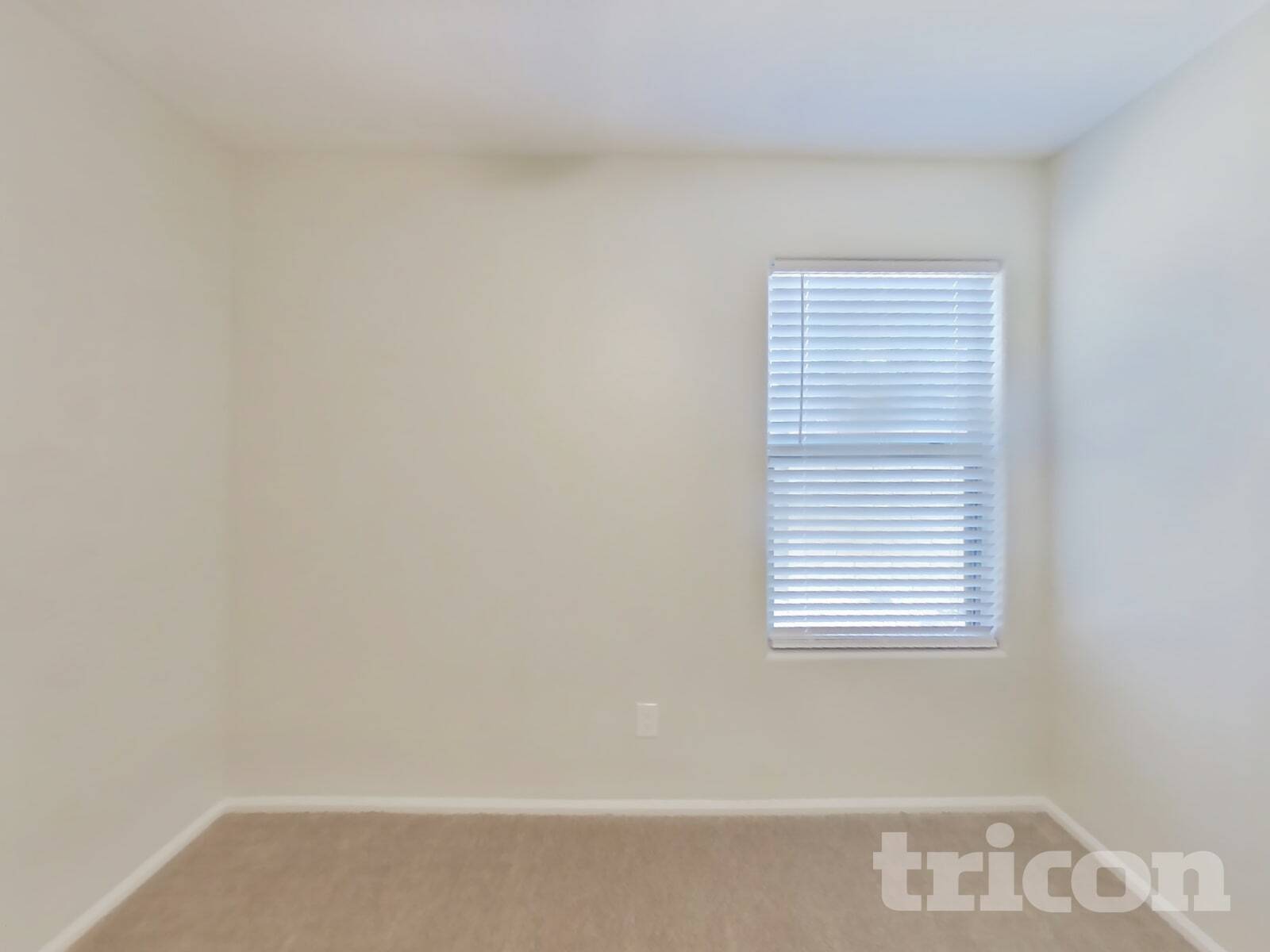 Building Photo - 8701 S 50th Dr