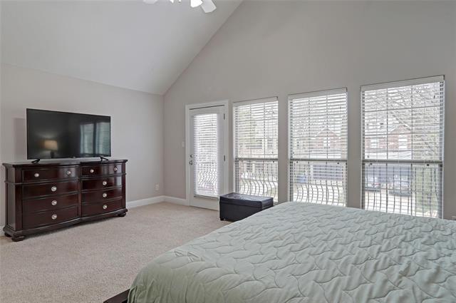 Building Photo - 6010 La Vista Dr