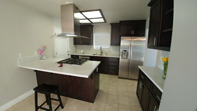 Building Photo - 552 Cimarron Dr