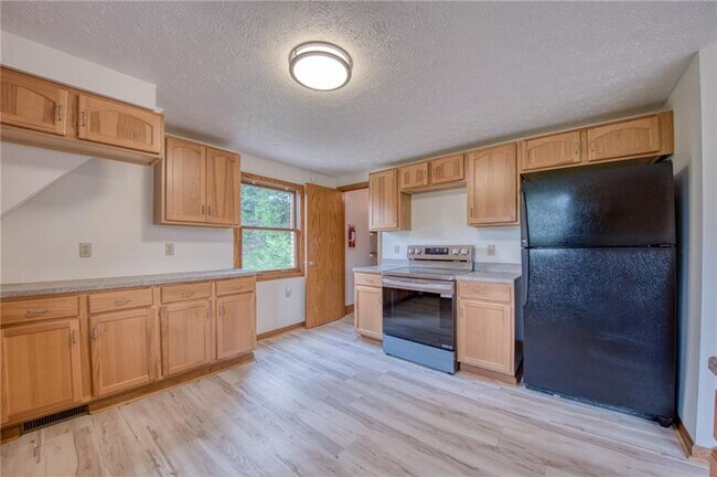 Building Photo - 4465 Mt Troy Rd Ext