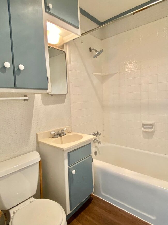 Building Photo - Cute 3 bed 2 bath in the hear of Edmond!!