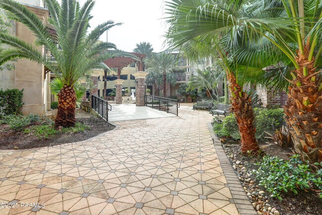 Building Photo - 605 Silverstone Rd