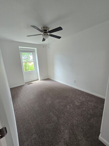 Building Photo - 2626 Wayside Dr